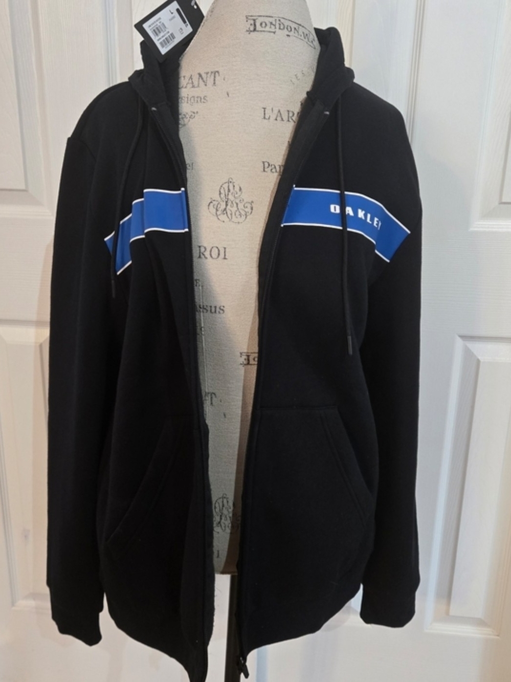 🔥 NEW WITH TAGS! Oakley Men’s Jacket 🔥
